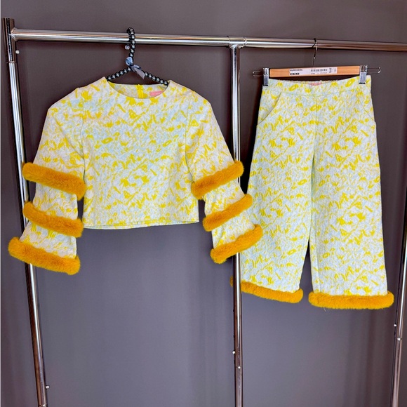 Jacquard set top and bottom with trimming fur